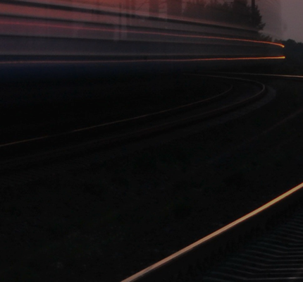 Un chemin de fer la nuit