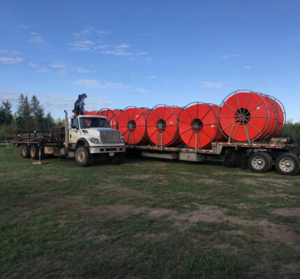 Conduit de 32 mm livré dans un camion remorque