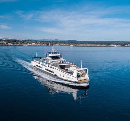 photo d’un traversier en Colombie-Britannique sur l’eau