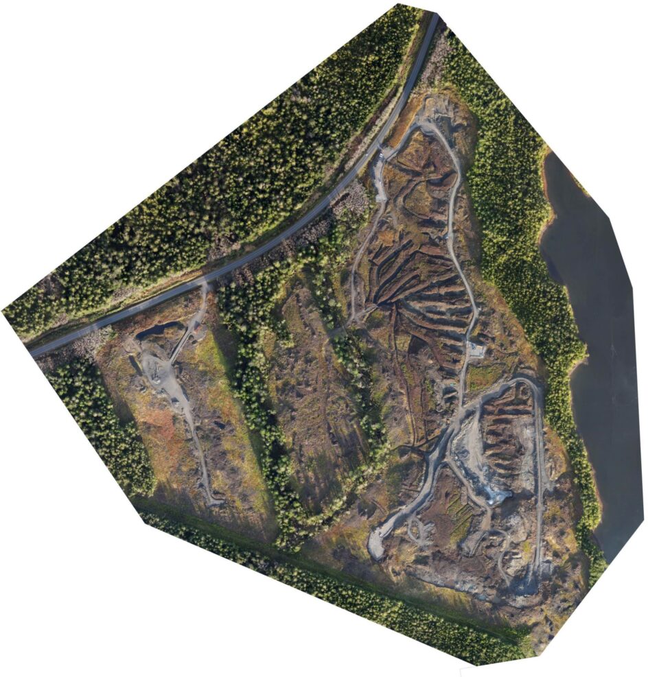 Vue aérienne du terrain de South Kaien au port de Prince Rupert qui est en cours de préparation pour le développement