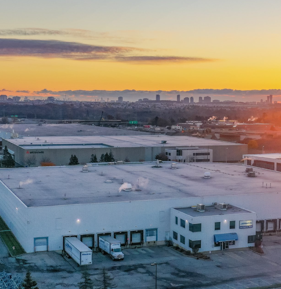 L'immeuble de Dream Properties situé au 6701 Financial Drive, à Mississauga, qui fera l'objet d'une rénovation énergétique