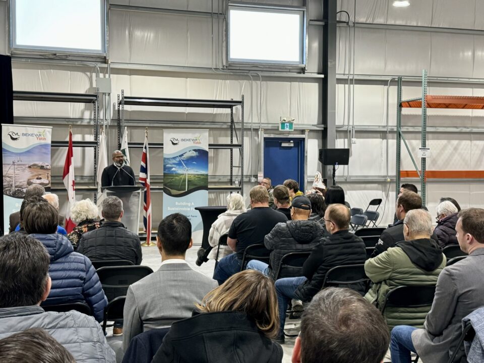 Sashen Guneratna, directeur général de la BIC, s’exprimant lors de l’inauguration de Bekevar